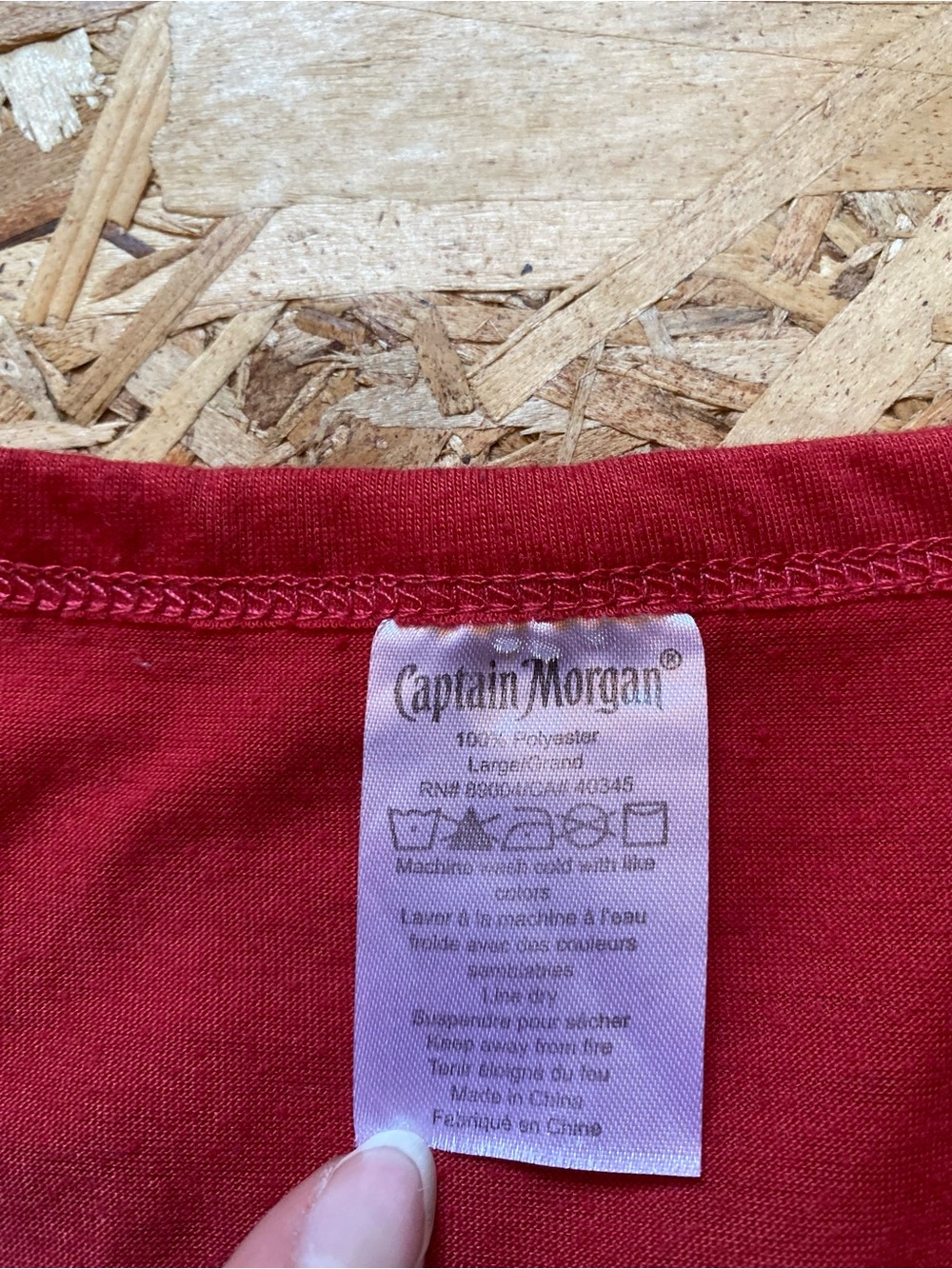 Red Captain Morgan Rhum graphic Tank Top - Picture 4 of 7